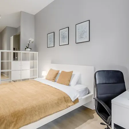 Warsaw City Apartments Daire Varşova