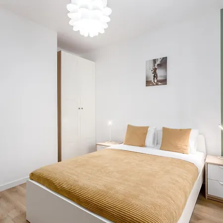 Warsaw City Apartments Daire Varşova